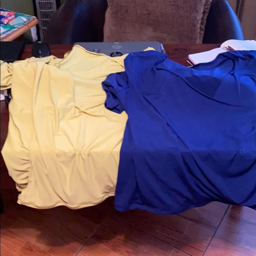 2 blouses